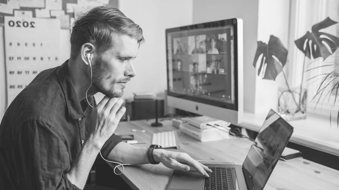 Головна практична зала для занять йогою